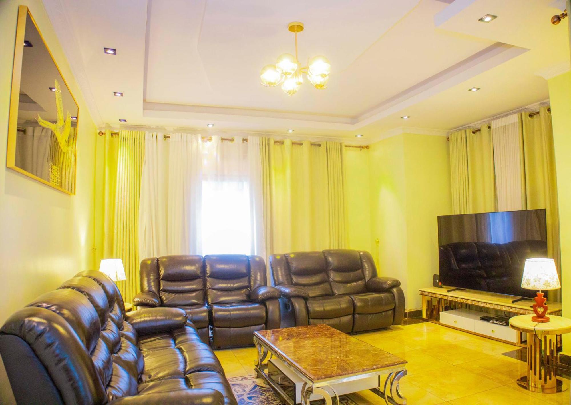 The Vibrant Lodge Gacuriro Kigali Eksteriør bilde