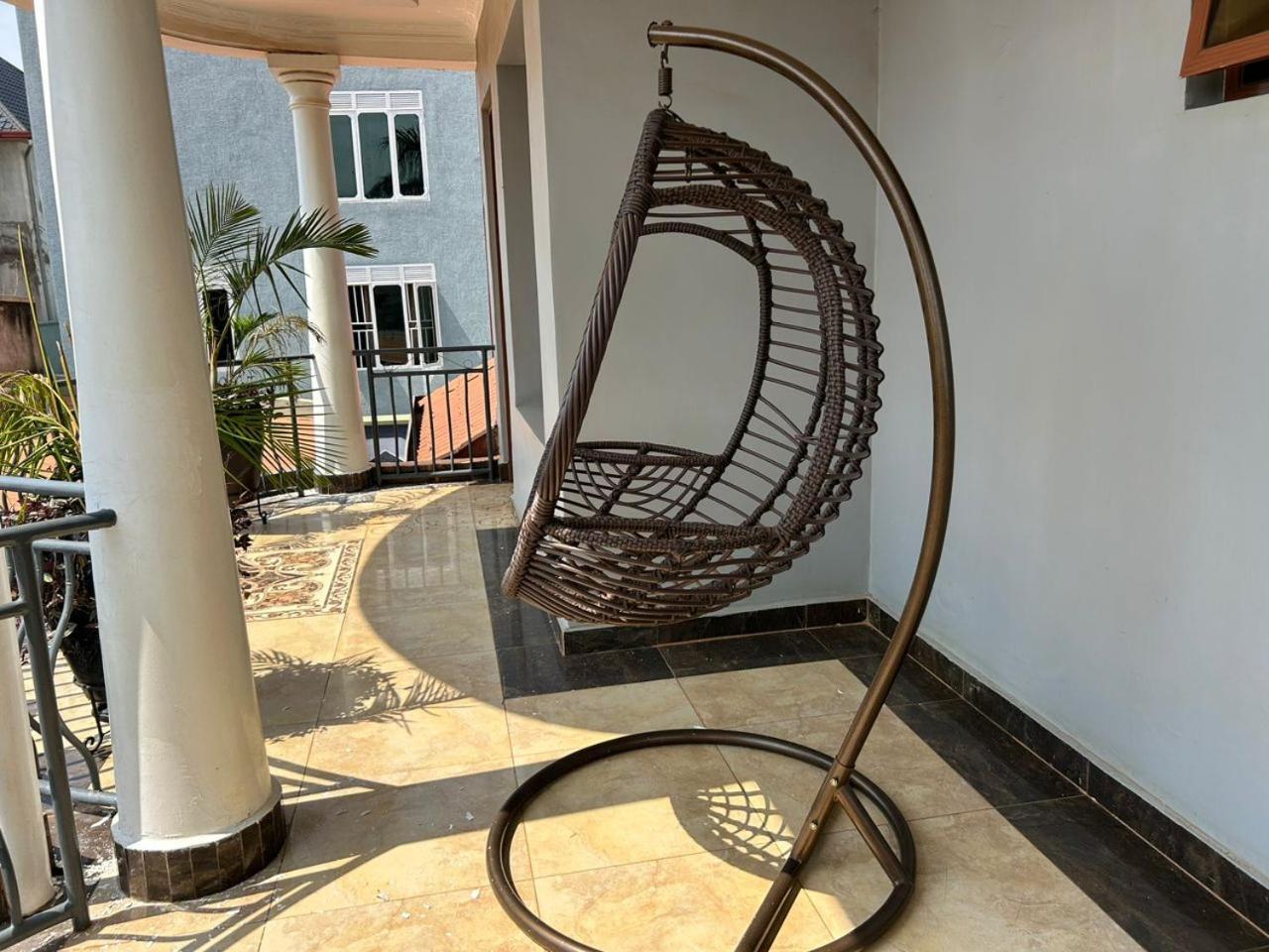The Vibrant Lodge Gacuriro Kigali Eksteriør bilde